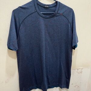 Lululemon metal vent shirt